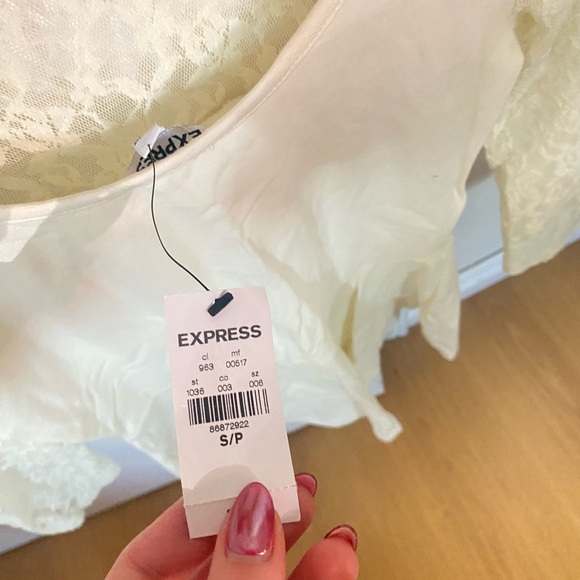 Express Mid Sleeve Top - Picture 3 of 3